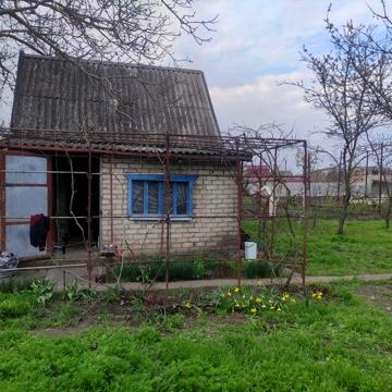 Дача поблизу воєнного городка