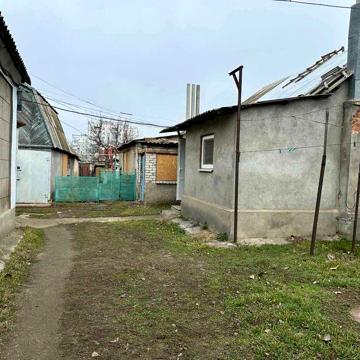 Окремий будинок та частина будинку в  загальному дворі, Ковальська, 94