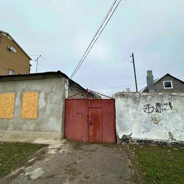 Окремий будинок та частина будинку в  загальному дворі, Ковальська, 94