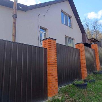 Продам новый дом с капитальным ремонтом в Мерефе