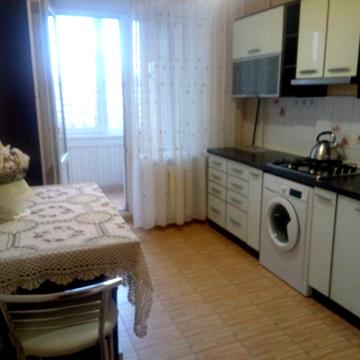 1 кім.кв. біля метро