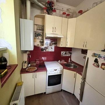 Продам квартиру кімнату