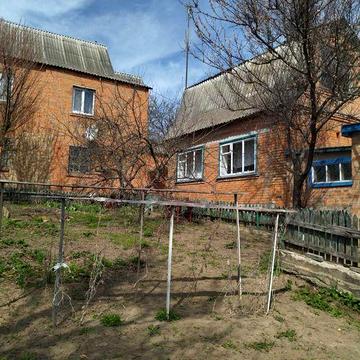 Продаж частини будинку два поверхи