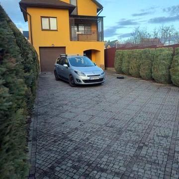 Продам 3х поверховий будинок з балконом і ділянкою на 5соток 137.2кв.м