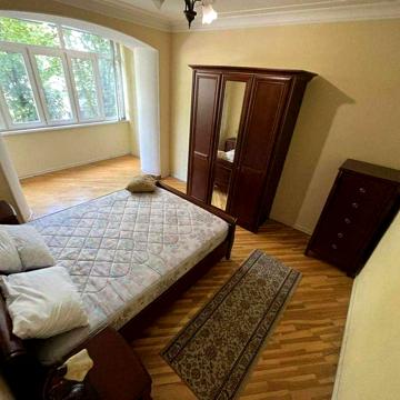 3 ком,  пр-т Берестейский  30, 72,7 м2, Сталинка, Кирпич, Газ