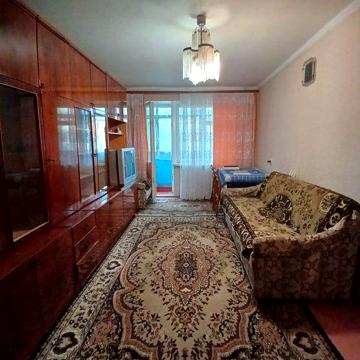 Продам  квартиру з косметичним ремонтом