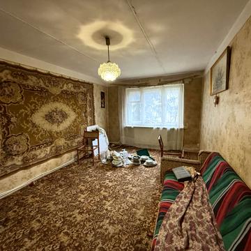 Станційна вул., 8