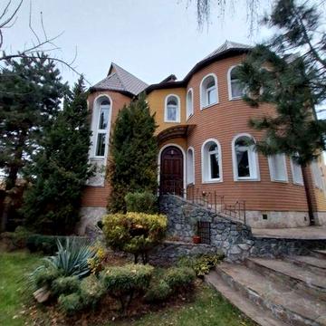 Сдам в аренду 2х этажный дом р-н пр. Гагарина Науки Дафи Высоковольтна