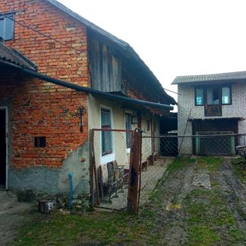 Продається будинок в м. Глиняни