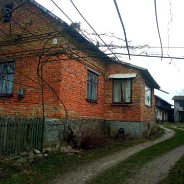 Продається будинок в м. Глиняни