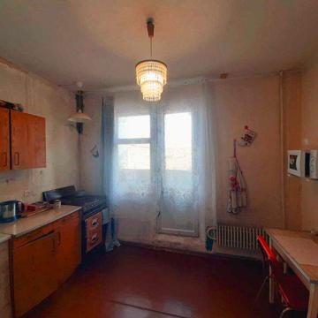 Продам 3-кімнатну квартиру, вул. Шевченка, 335.
