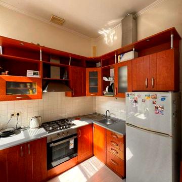 ПРОДАЖ! 3-кімнатна квартира з ремонтом в центрі, Соборна, 80 кв 3 пов