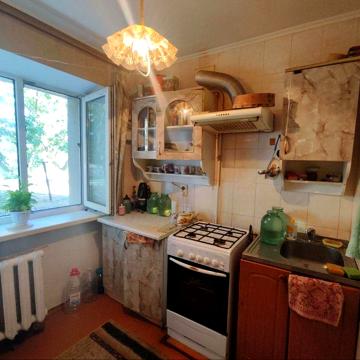 2 комнатная квартира в хорошем доме