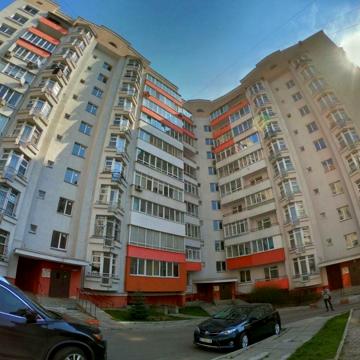 Плугова вул., 8