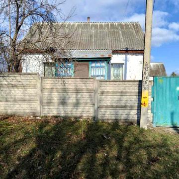 Бородянка-продам будинок цегляний неподалік від центру !