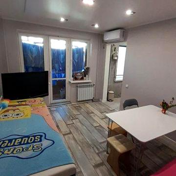 3х кім. кв. 3/5 авт опалення, пл. Захисників України (пл. Визволення).