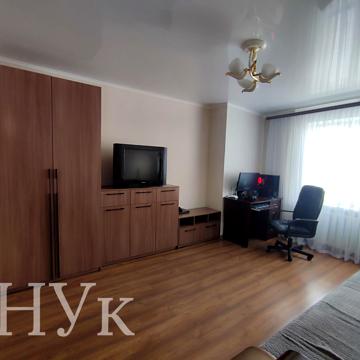 8 Березня вул., 35