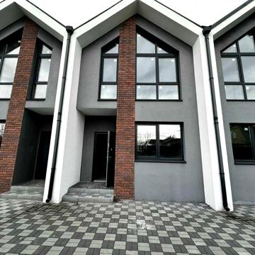 Таун в с.Хотянівка. всього в 5 км. від Вишгорода, курортна зона