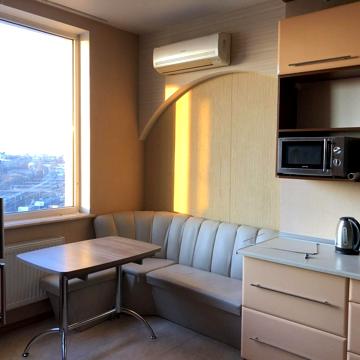 Середньофонтанська вул., 19б