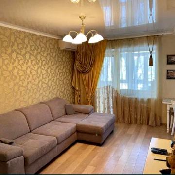 Незалежної України вул. (40 років Радянської України), 63