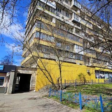 Чорнобильська,3. Квартира 72кв.м. на зручному 4 поверсі. Газ!