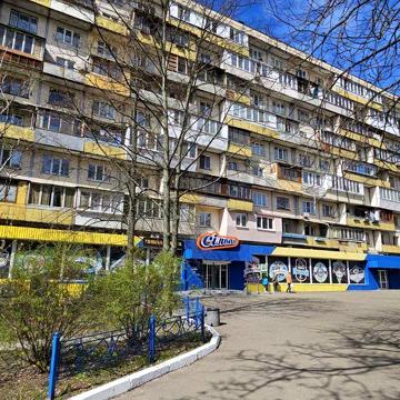 Чорнобильська,3. Квартира 72кв.м. на зручному 4 поверсі. Газ!