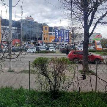 Продаж двокімнатної квартири в центрі (ТРЦ Вега) Можливо під комерцію