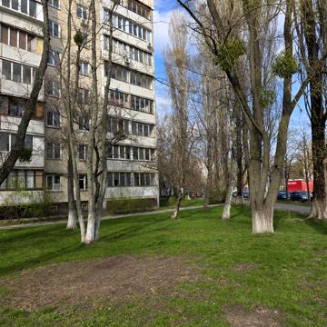 Василя Касіяна вул., 6