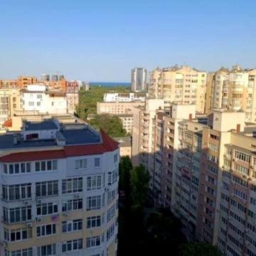 Добровольців вул. (Маршала Говорова), 8
