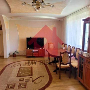 Продаж двоярусної квартири по вул.Володимирська.