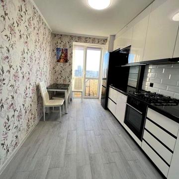 Продаж готової 1км.квартири 42.2м2 з сучасним ремонтом в центрі Сихова