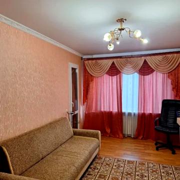 Середня, 61
