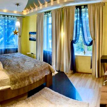 Продаж 5 кім. апартаментів вул. Польова