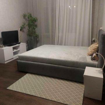 Анни Ахматової вул., 6