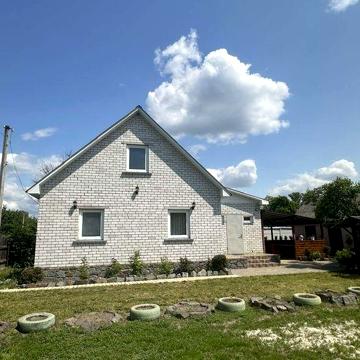 Продам будинок терміново в селі Літки центр села.