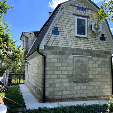 Продається будинок із шлакоблоку 50 м² на ділянці 6 соток — $18,800