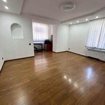 Продам 3  квартира 90 квм на Вильямса кирпичный дом