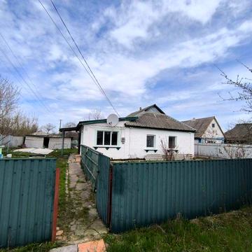 Продається будинок в смт. Верхнячку вул. Вербуватська ( Гайдара),67.