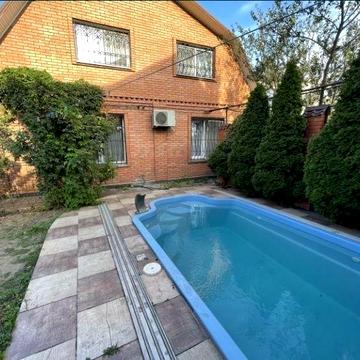 Сдам дом 200 м 4 к Киевский район, бассейн,подвал, гараж! Животные мож