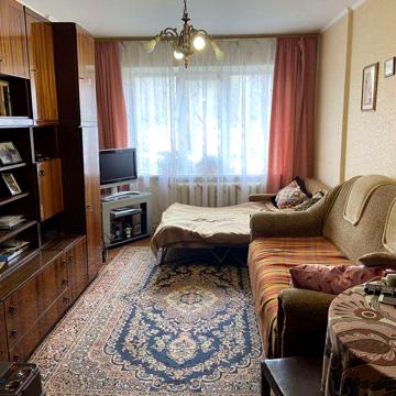 продам 3-кімнатну квартиру на Польовій
