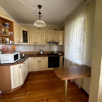 Академіка Корольова вул., 31