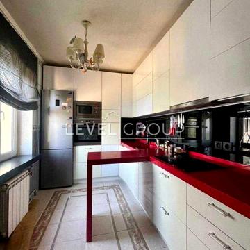 Продам 3 кімнатну 76м2 видова квартиру Оболонь вул Прирічна