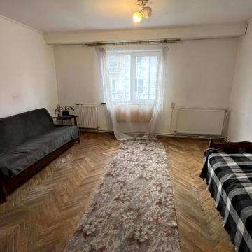 Макогона вул., 28