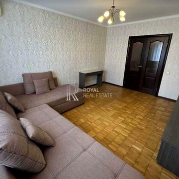 Автозаводська вул., 81