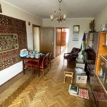 Дунайська вул., 32