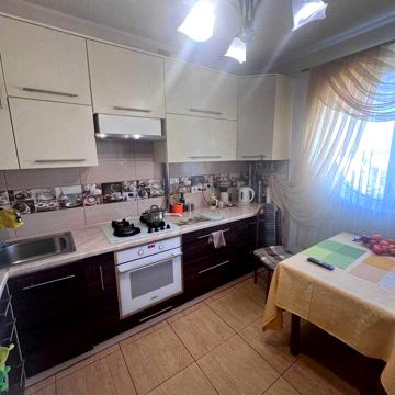Продається 2-к квартира по вул.Кисілевської 37(р-н)Майзлі