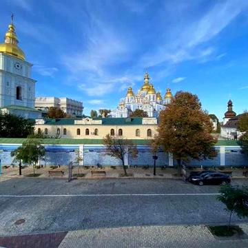 Без% Продам 7-к дворівневу видову квартиру, Трьохсвятительська 13!