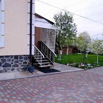 Будинок з меблями та технікою