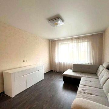 Продам 3к квартиру с кап ремонтом, м.Дворец Спорта