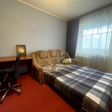 Продам терміново 3 кімнатну квартиру по Грушевського торг